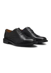 Oxford shoes in grained leather with cap toe