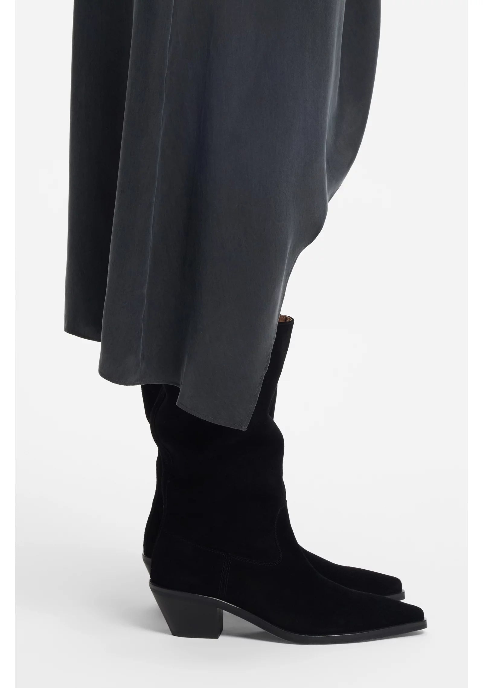 Suede boots with Cuban heel