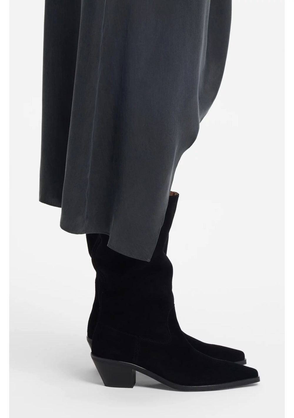 Suede boots with Cuban heel