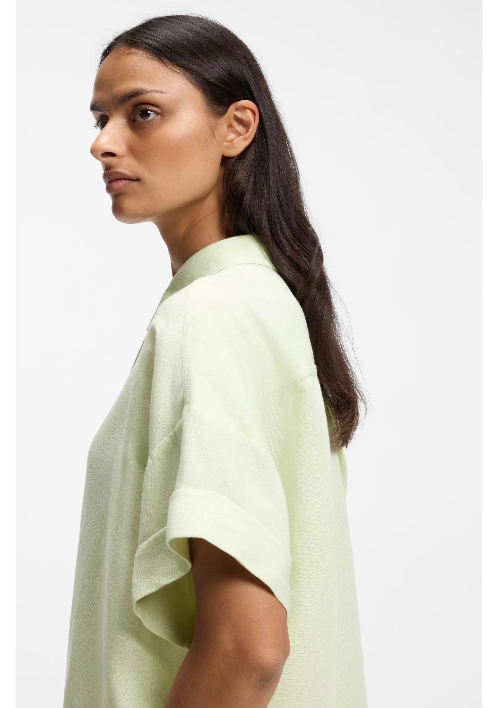 Regular-fit blouse with rolled cuffs