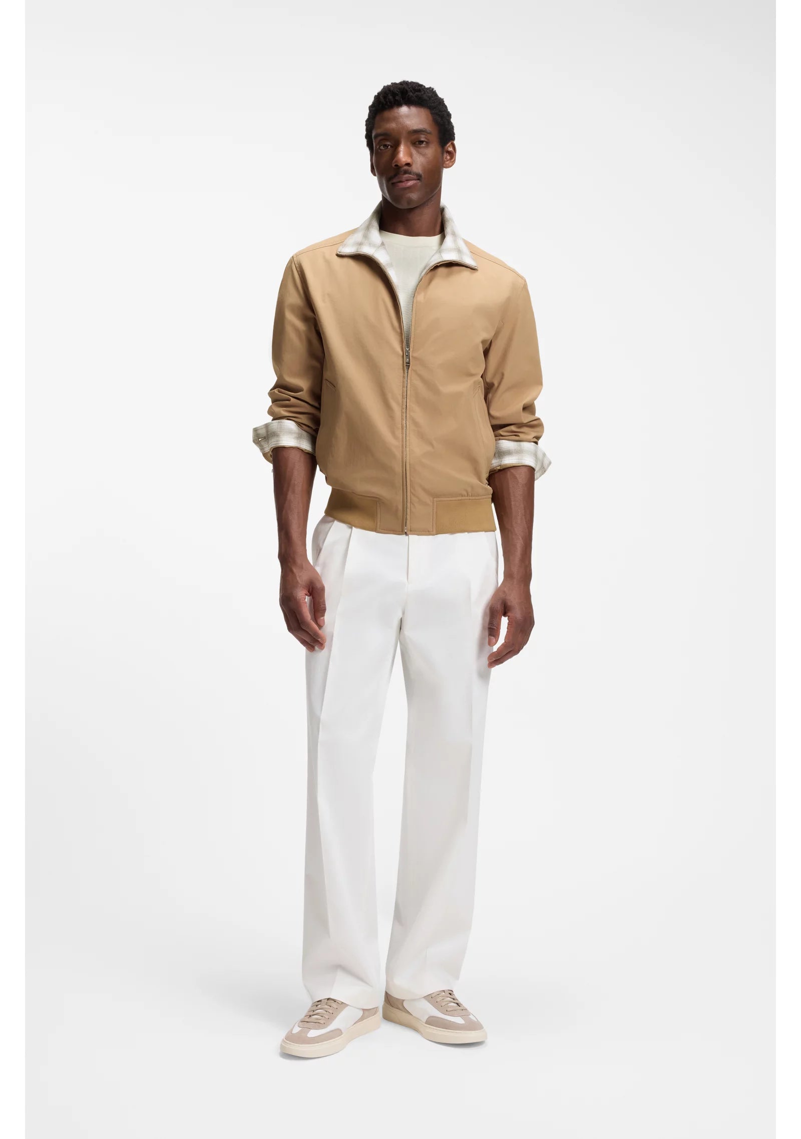 Water-repellent jacket with checked collar