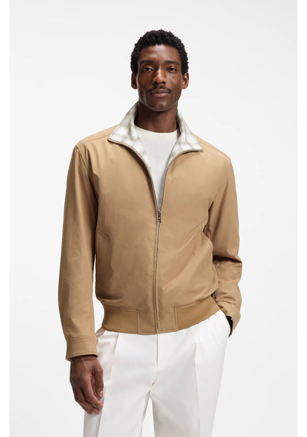 Water-repellent jacket with checked collar