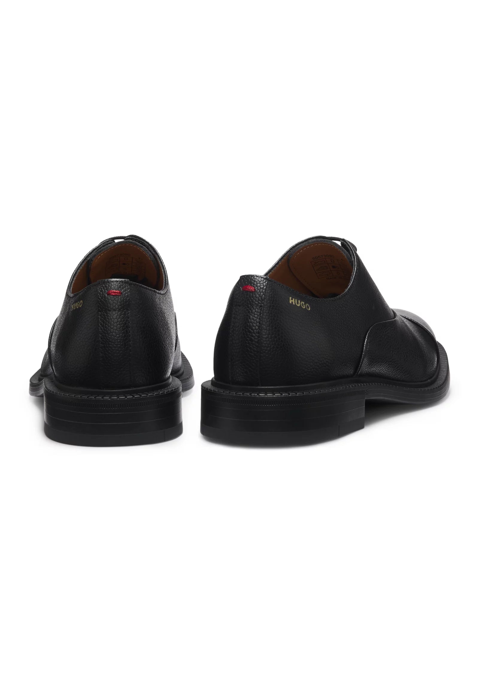 Oxford shoes in grained leather with cap toe
