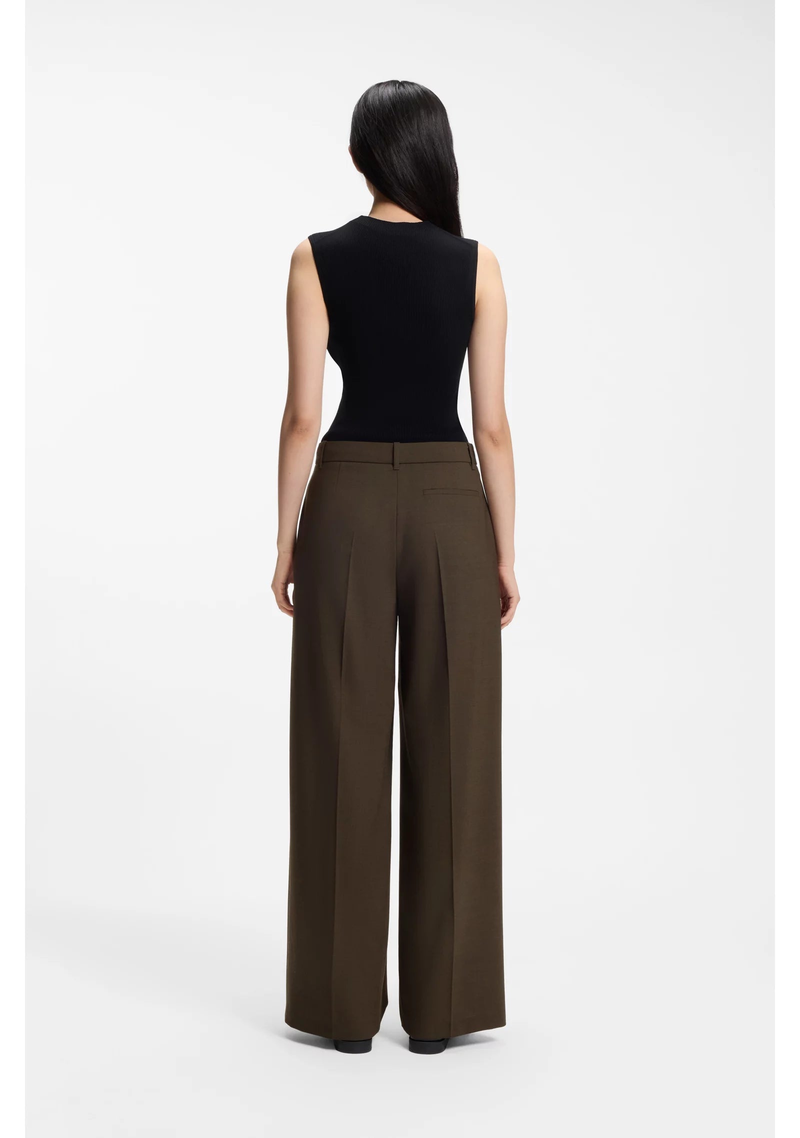 Wide-leg trousers in stretch fabric with front pleats
